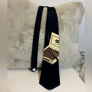 Vintage Mens Tie Vichy Davis New York Silk Tie with Cigar Design 28" L